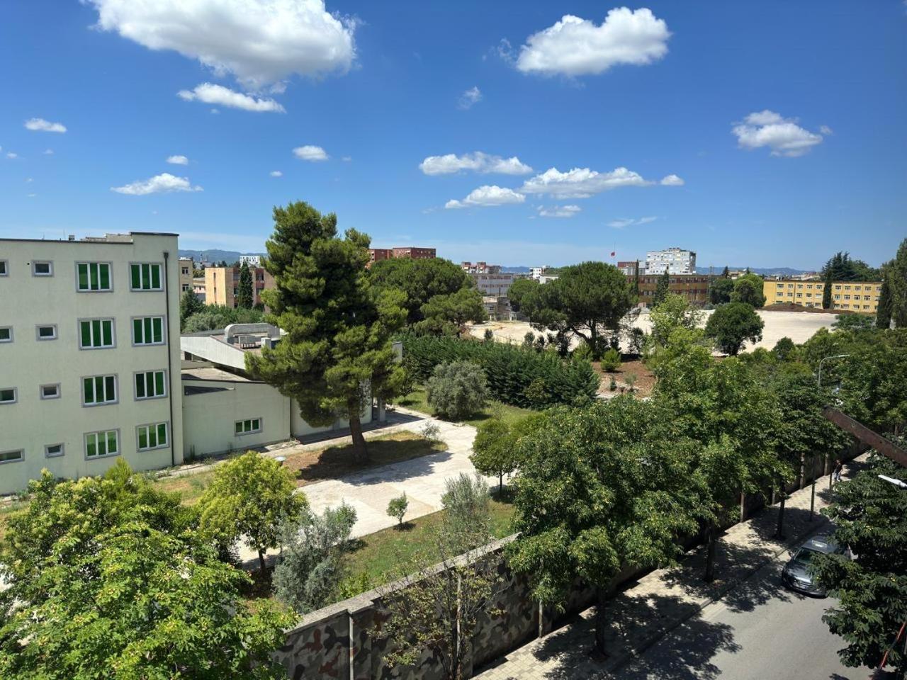 Oxhaku Apartamento Tirana