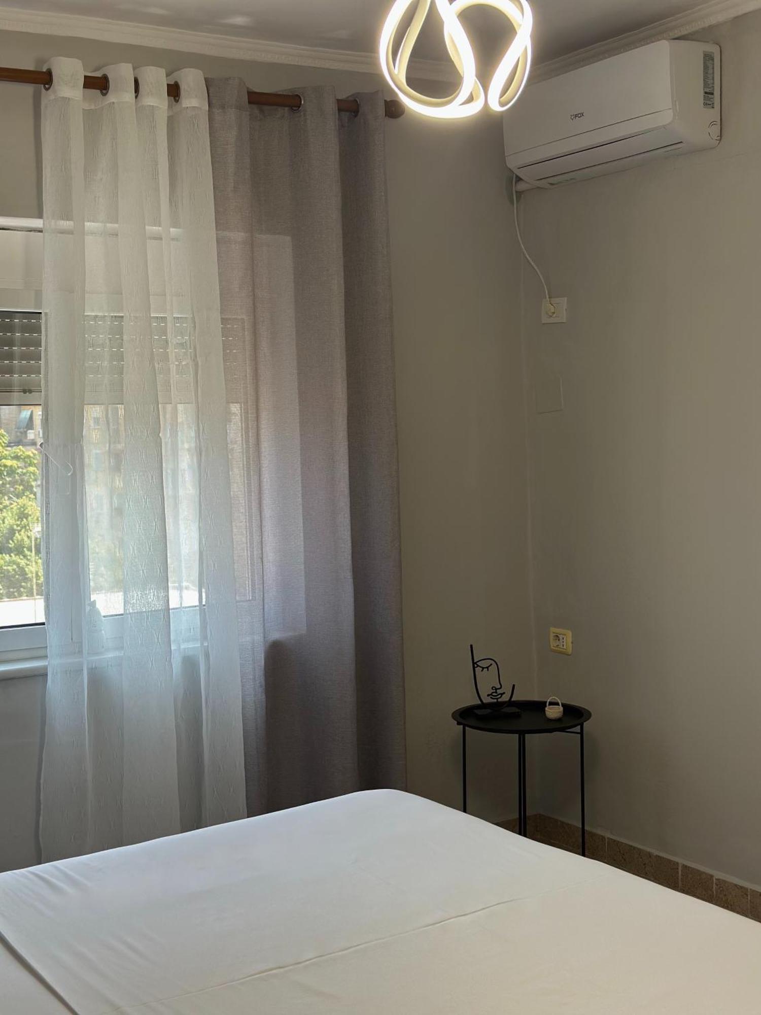 Oxhaku * Tirana